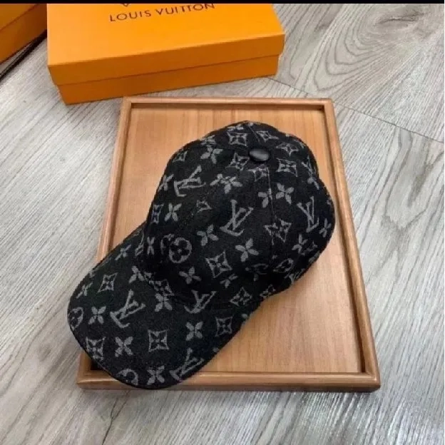 TOPI PRIA LOUIS VUITTON LV 9908 MONOGRAM