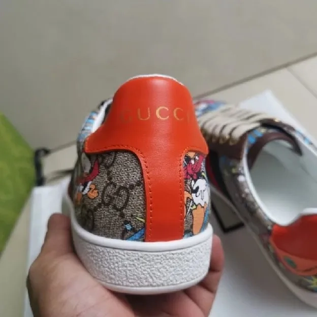 Sepatu sneakers pria gucci donald