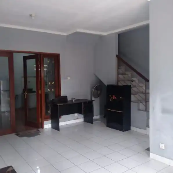 DIJUAL RUMAH 2 LANTAI DI TELAGA GOLF SAWANGAN DEPOK 