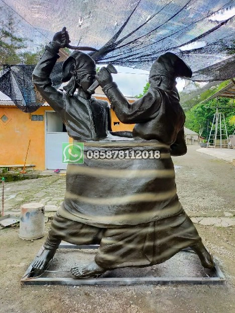 Patung Maskot Pahlawan