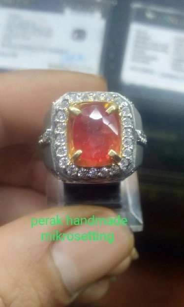 NATURAL ORANGE sapphire 