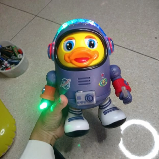 MAINAN SPACE DUCK DANCE ROBOT BEBEK ASTRONOUT JOGET