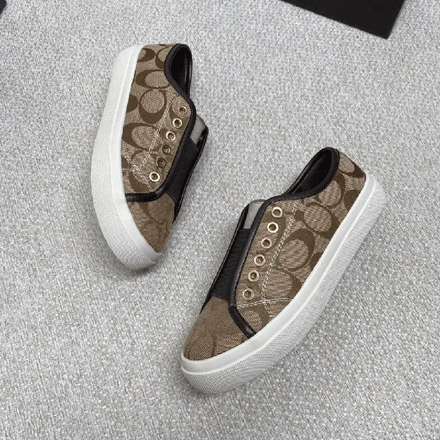 Sepatu Coach Sneakers Brown Signature (CSBS01GD)