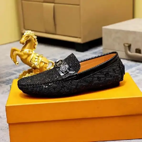 sepatu pria slip on lv loafer cowok hitam men shoes tanpa tali