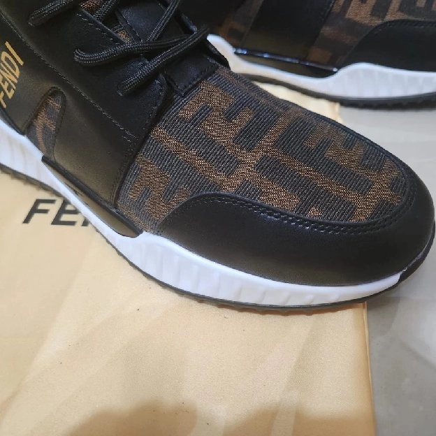 sepatu cowok fendi sneakers pria men shoes run away