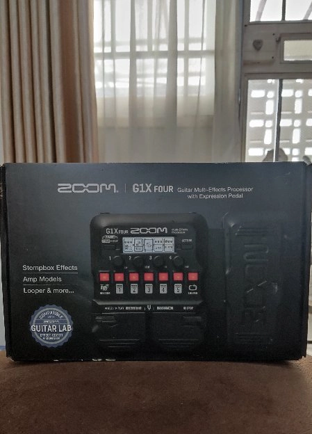 Efek Guitar Zoom G1x four