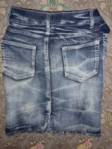 rok levis wanita