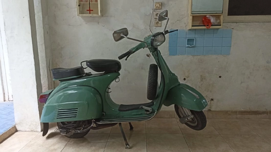 Vespa super 77