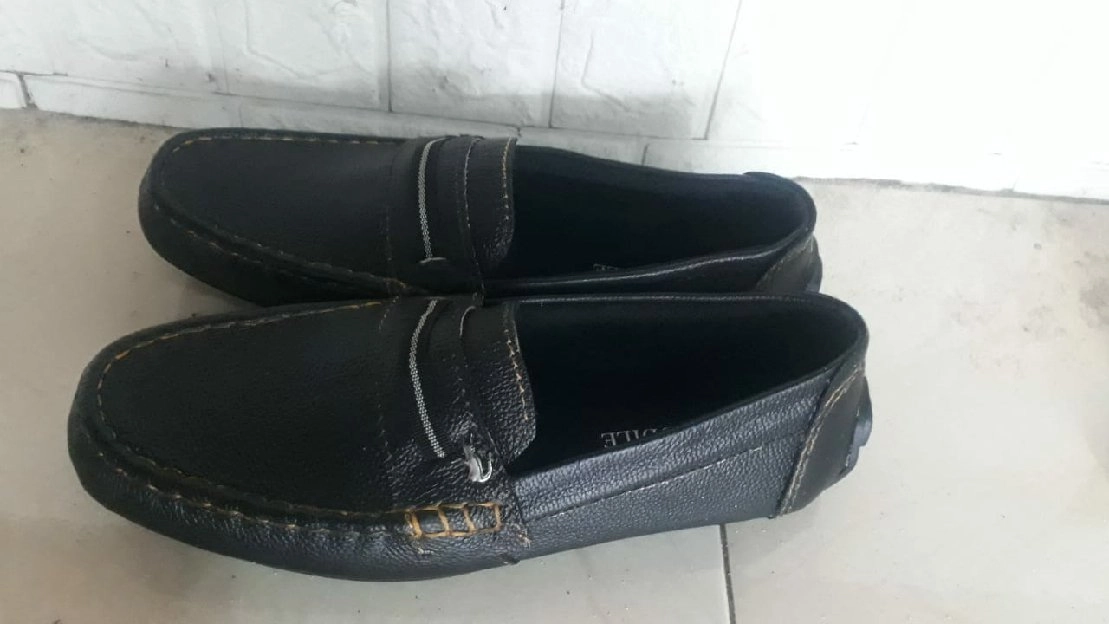 Sepatu Slip On Warna Hitam