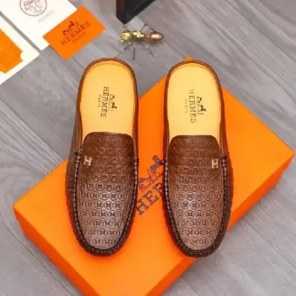 Sepatu sandal selop pria hermes