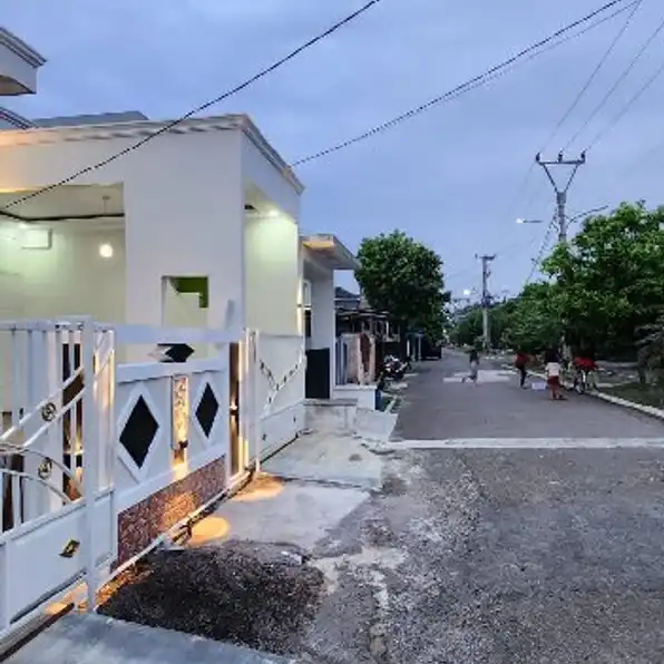 Rumah Mewah Di Boulevard Dalam Cluster Perumahan Citraindah