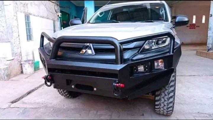 bumper depan mobil hilux 