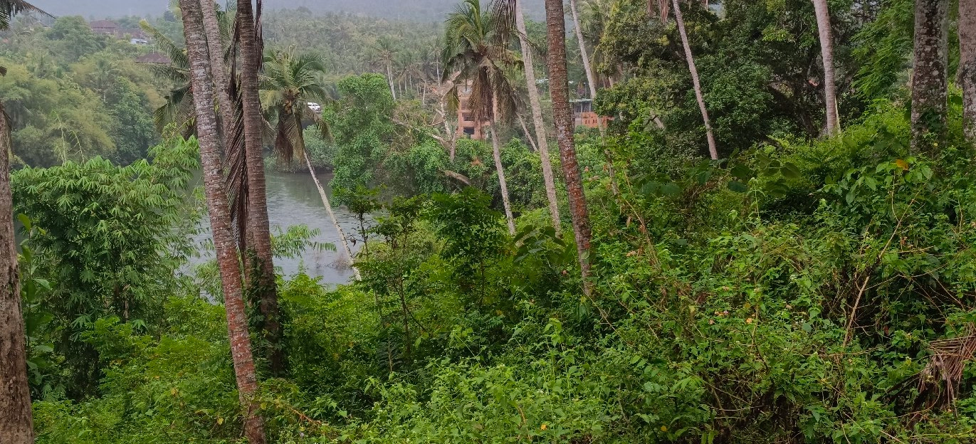 tanah premium Los sungai dan pantai di bali