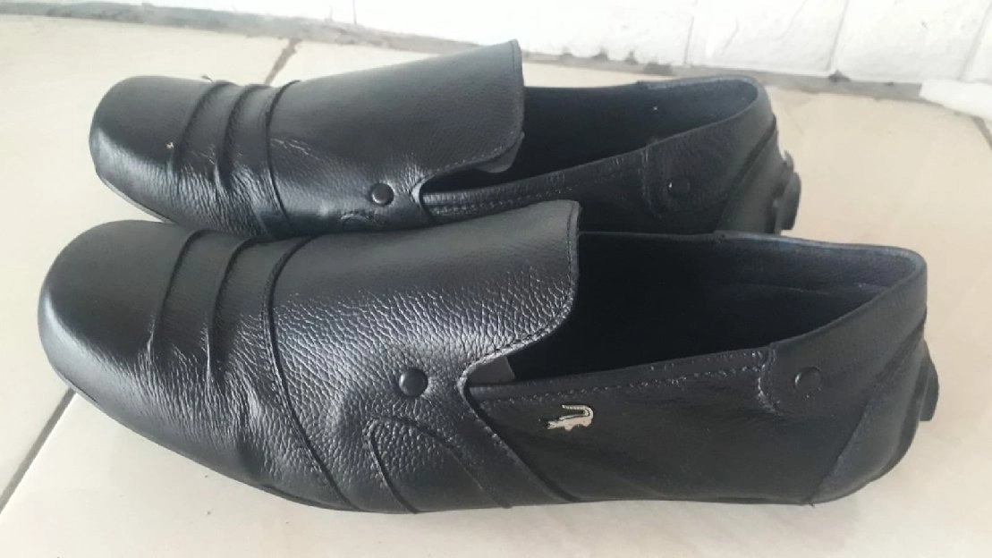 Sepatu Slip On Warna Hitam