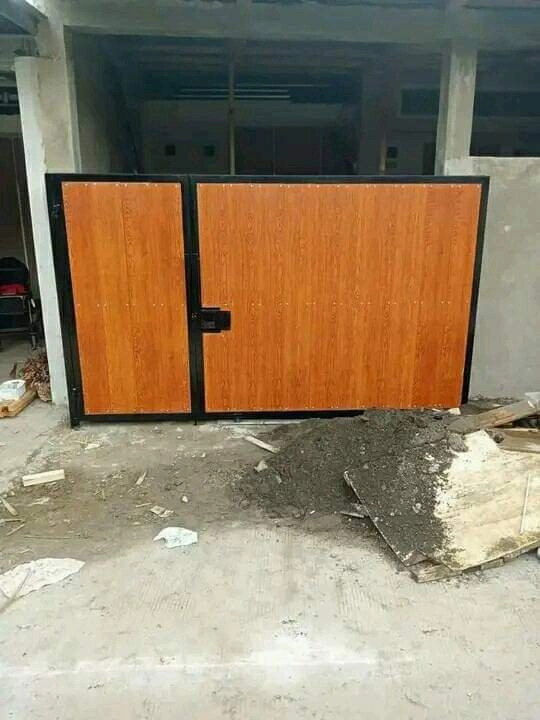 PAGER PINTU KANOPI