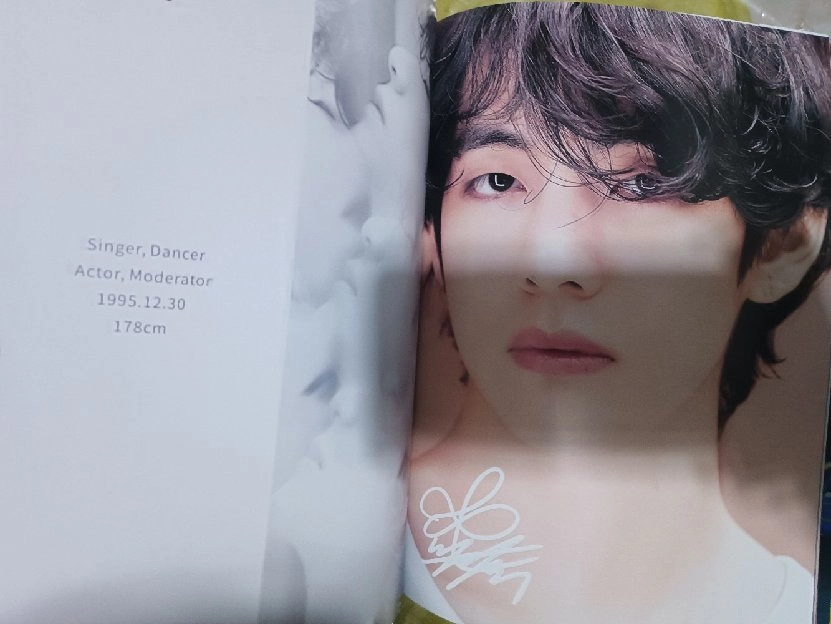 album foto majalah taehyung 