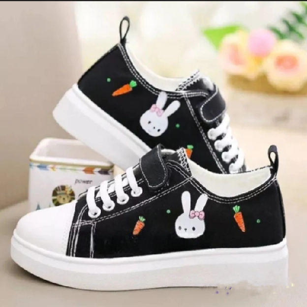 Sepatu Sneaker Anak Motif Tali Prepet Canvas Rabbit 