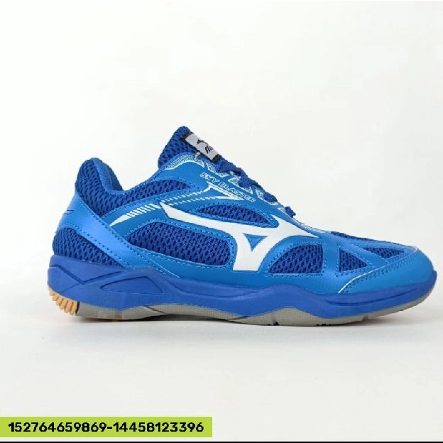 sepatu bulutangkis Mizuno 