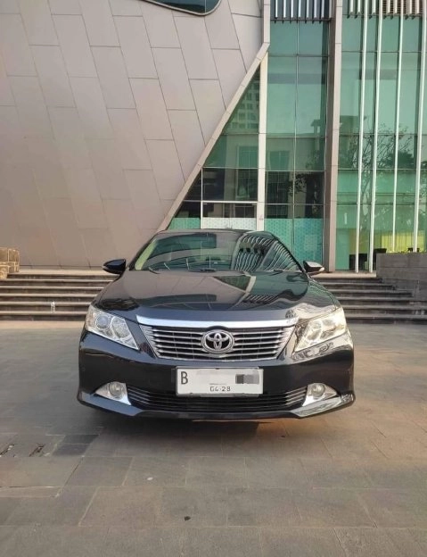 KM115rb!! Toyota Camry V 2.5 2013 at LIKE NEW!!