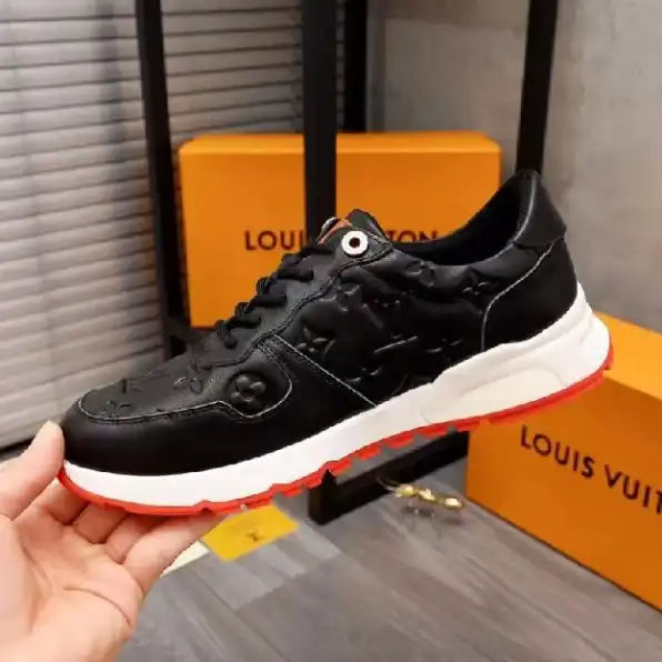 Sepatu sneakers pria louis vuitton lv