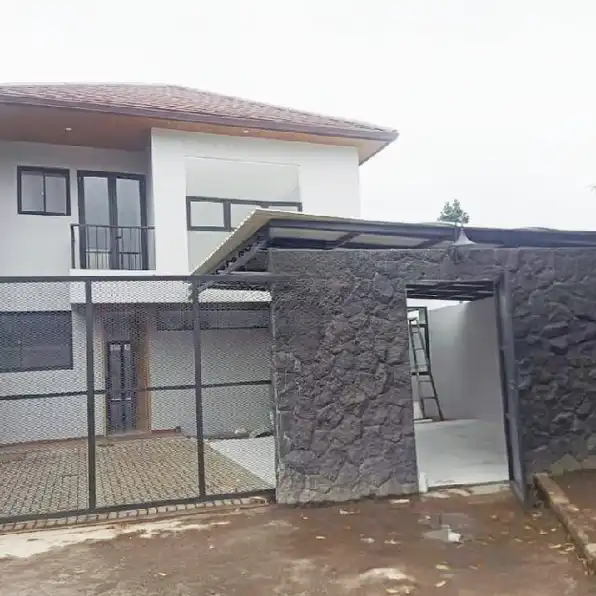 Rumah Baru Minimalis Modern SHM dgn Kolam Renang di Setiabudi Bandung