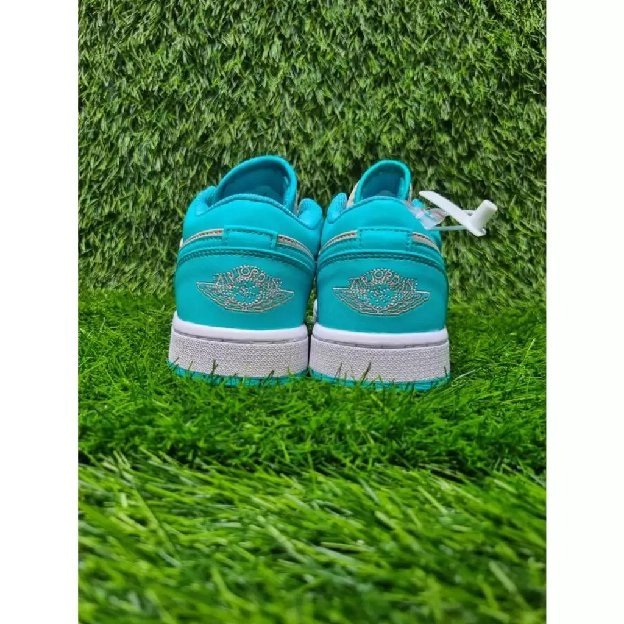 sepatu sneakers nike junior low tropical cream