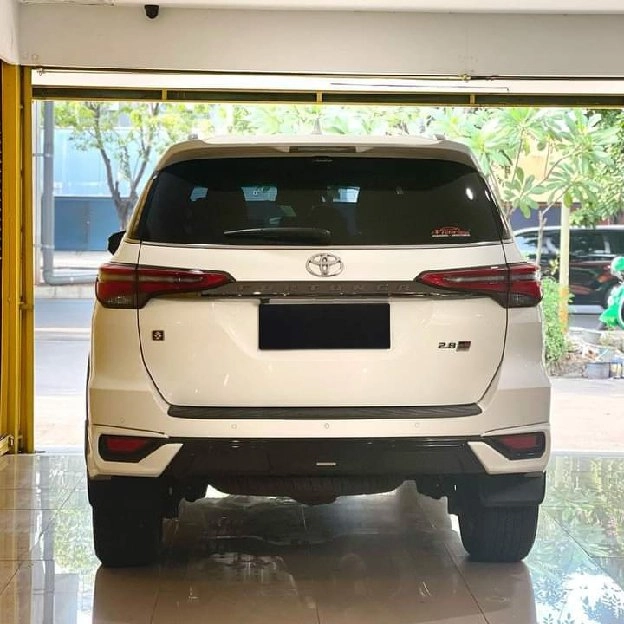 Toyota Fortuner 2.4 VRZ GE Sport Diesel 