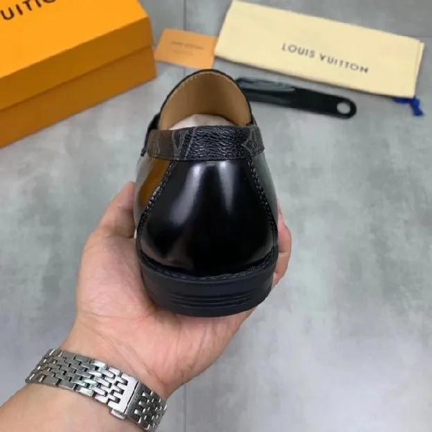 Sepatu pantofel formal pria louis vuitton lv