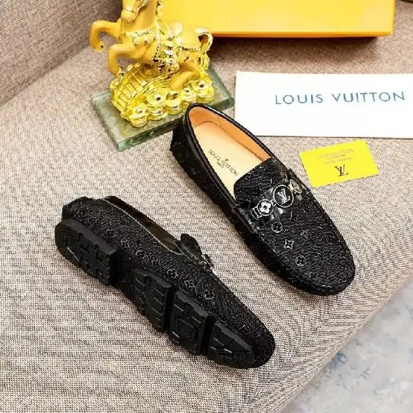 sepatu pria slip on lv loafer cowok hitam men shoes tanpa tali