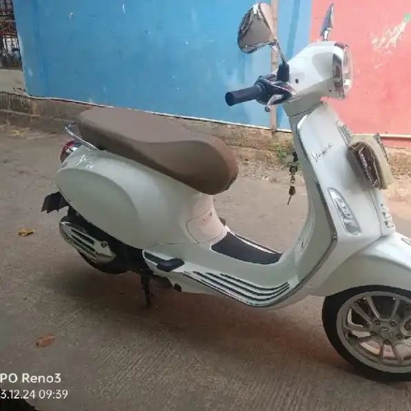 Vespa Primavera i-get abs 150cc km low 2000an