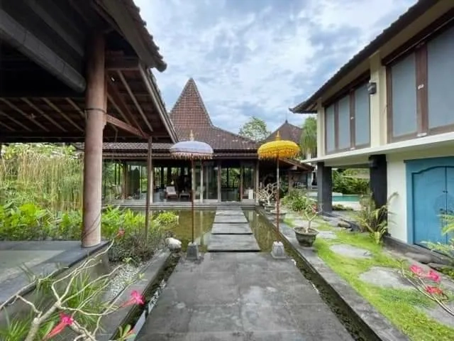 Dijual 38,5 are FREE VILLA LAMA, Jln. Bumbak Dauh Umalas Kerobokan Kuta Utara