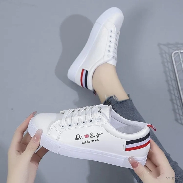 Sepatu Casual Sneaker Wanita 