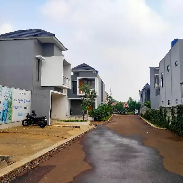 Rumah 2 lantai siap huni dan murah di pamulang