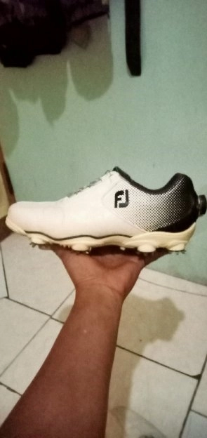 sepatu golf 