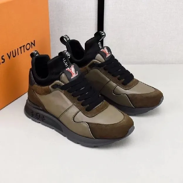 Sepatu sneakers pria louis vuitton lv