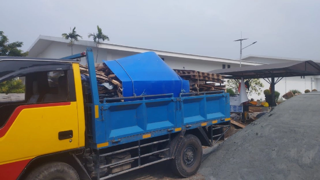 jasa angkutan puing dan sampah proyek mustika jaya