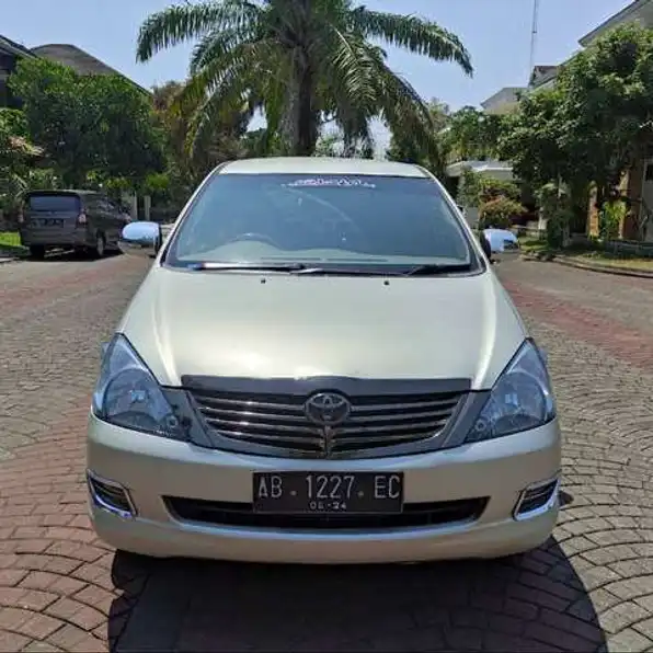 Toyota Kijang Innova 2.0 V Bensin-Mt 2005