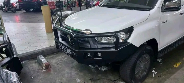 bumper depan mobil triton 