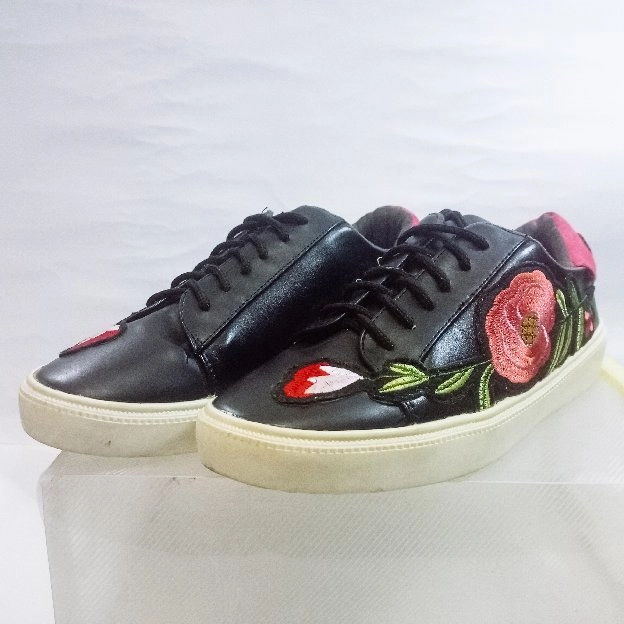 Sepatu Fashion Wanita Bordir Flower | Fladeo