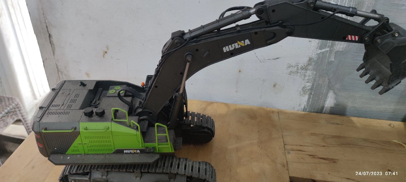 RC Excavator Huina 1593