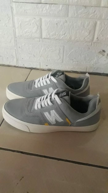 Sepatu Nb Warna Abu