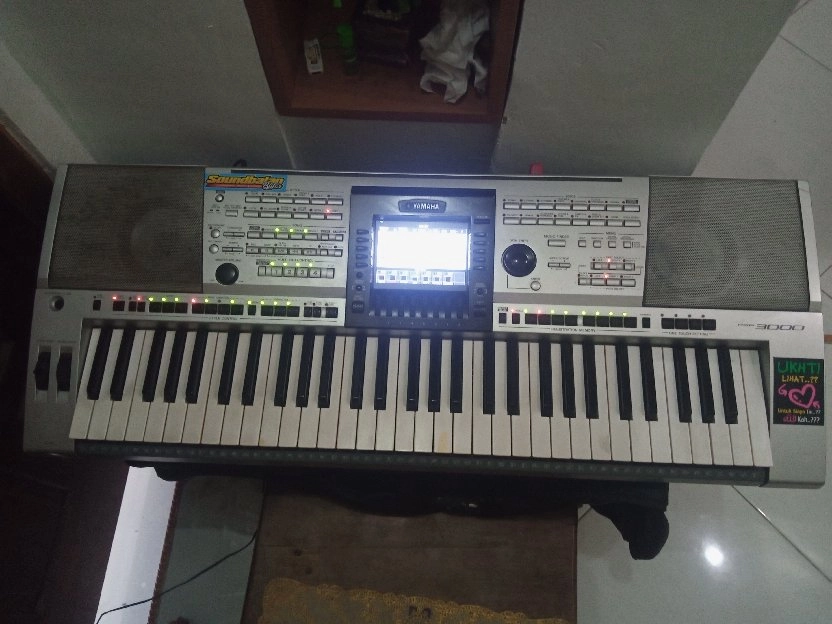 YAMAHA PSR 3000