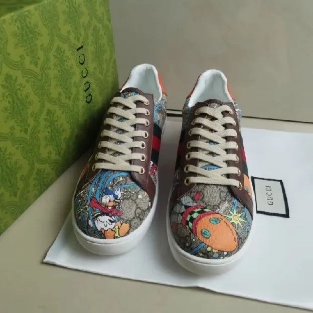 Sepatu sneakers pria gucci donald