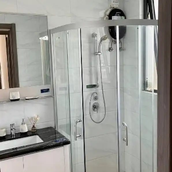 Apartemen  3+1BR Mewah dan Strategis Di Tangerang 