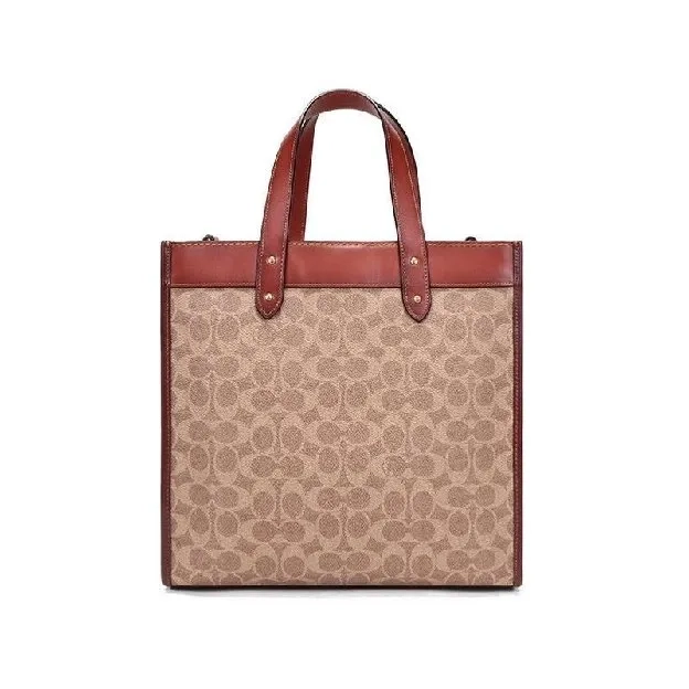 Tas Coach Field Tote in Signature Canvas With Horse and Carriage Print (0776)