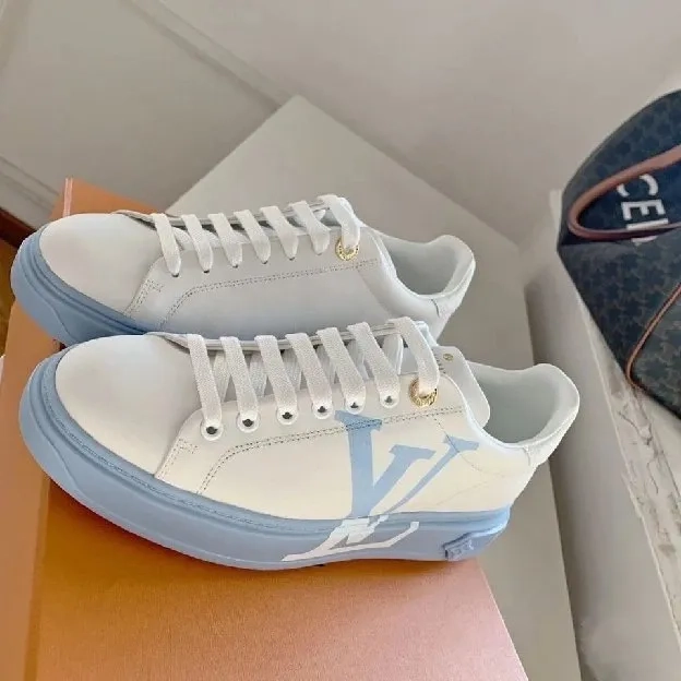 Sepatu sneakers louis vuitton lv women