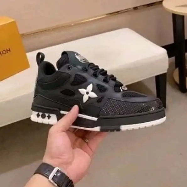 sepatu pria sneakers lv louis vuitton