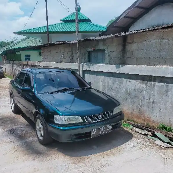 Toyota Corolla tahun 1997 metik