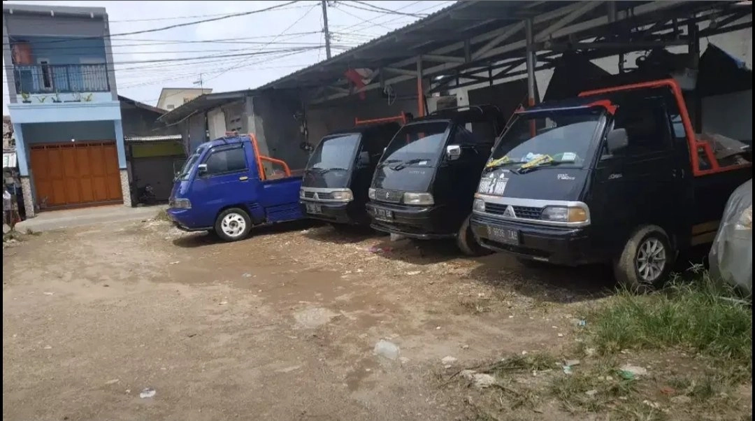 jasa mobil pickup. jasa pindahan. jasa buang puing atau sampah kering buang barang" tak terpakai