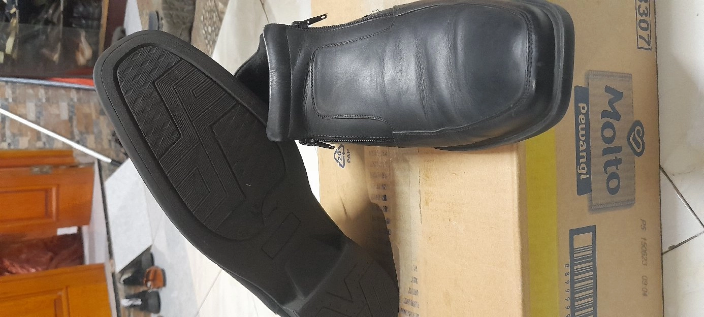 sepatu pantofel pria kulit MERK Pezrucci ori